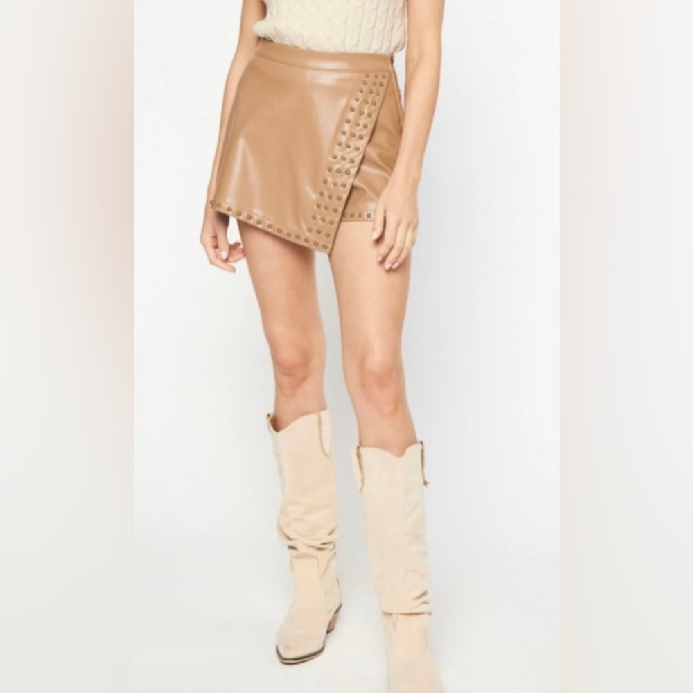 NEW SO Faux Leather‎ Skort. SZ 9